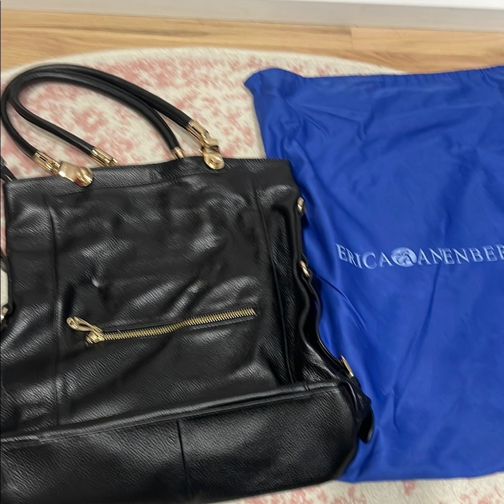 Elegant Black and Gold Leather Shoulder Bag